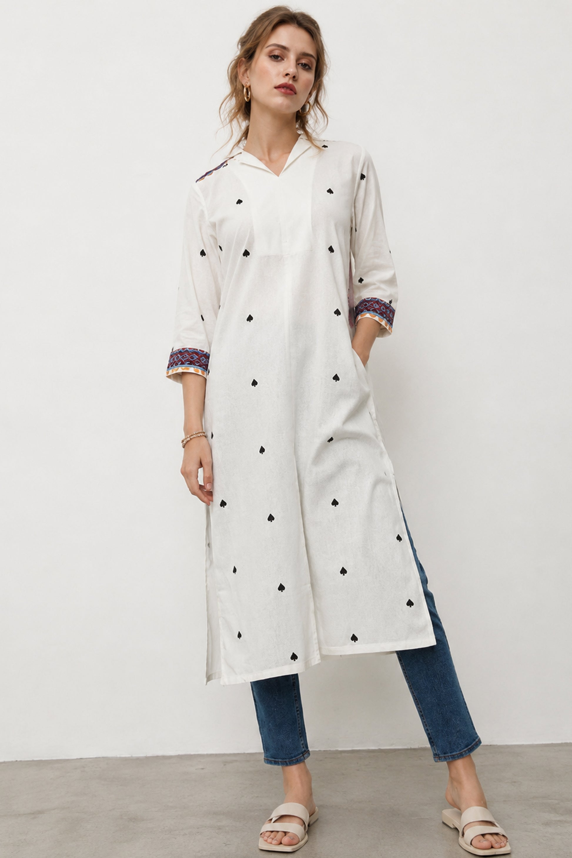 Minimal everyday wear kurti with three quarter sleeves