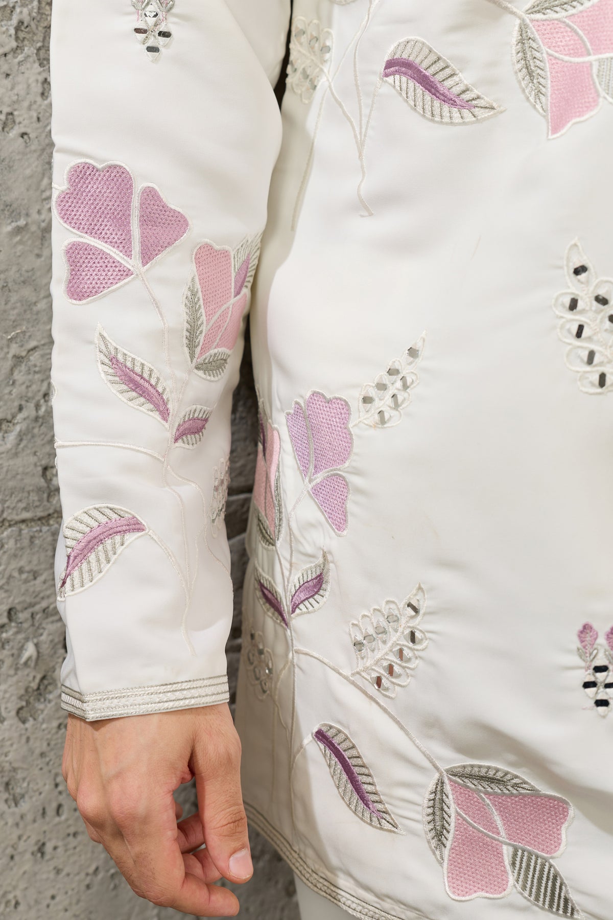 Sleeve detail of the white men's kurta