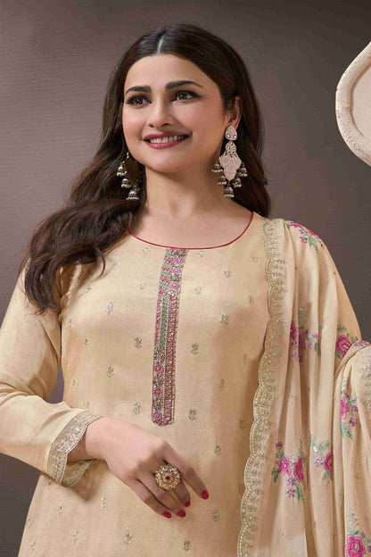 women kameez shalwar styled for USA wedding event