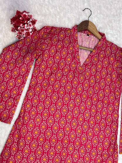 modern digital print pink top street style