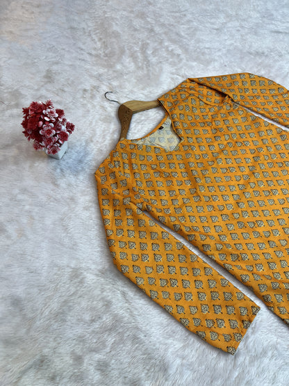 Digital print detailing on women tunic yellow top